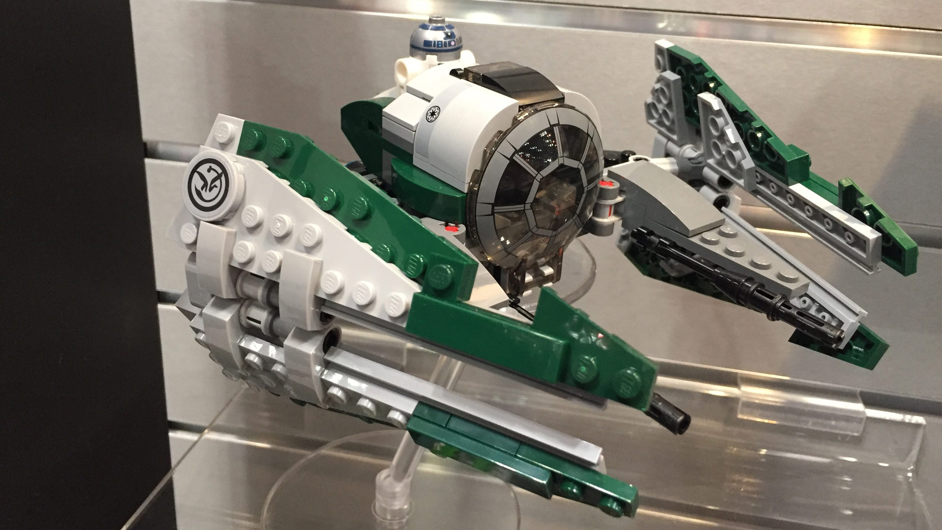 LEGO Star Wars Set 75168 Yoda's Jedi Starfighter at Toy Fair 2017